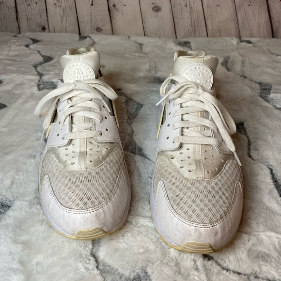 Air Huarache by Nike white and cream womens size 10 - Picture 2 of 12